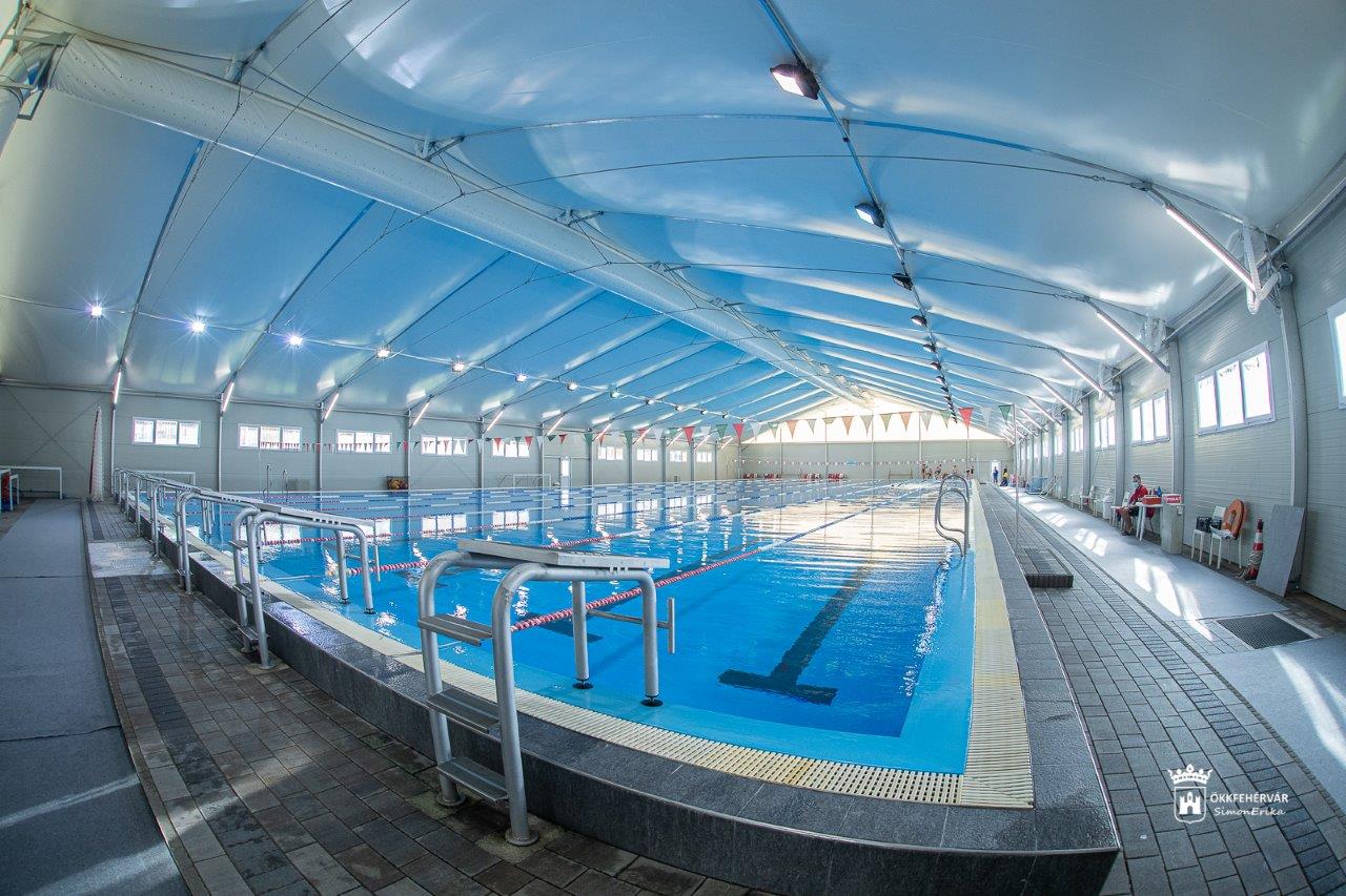 Hétfőn délutántól használható az uszoda sátras medencéje